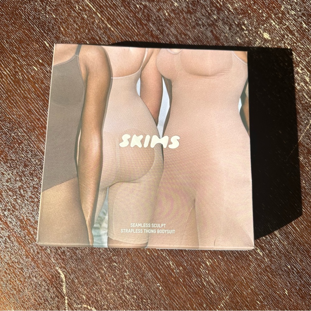 SKIMS seamless sculpt strapless thong bodysuit